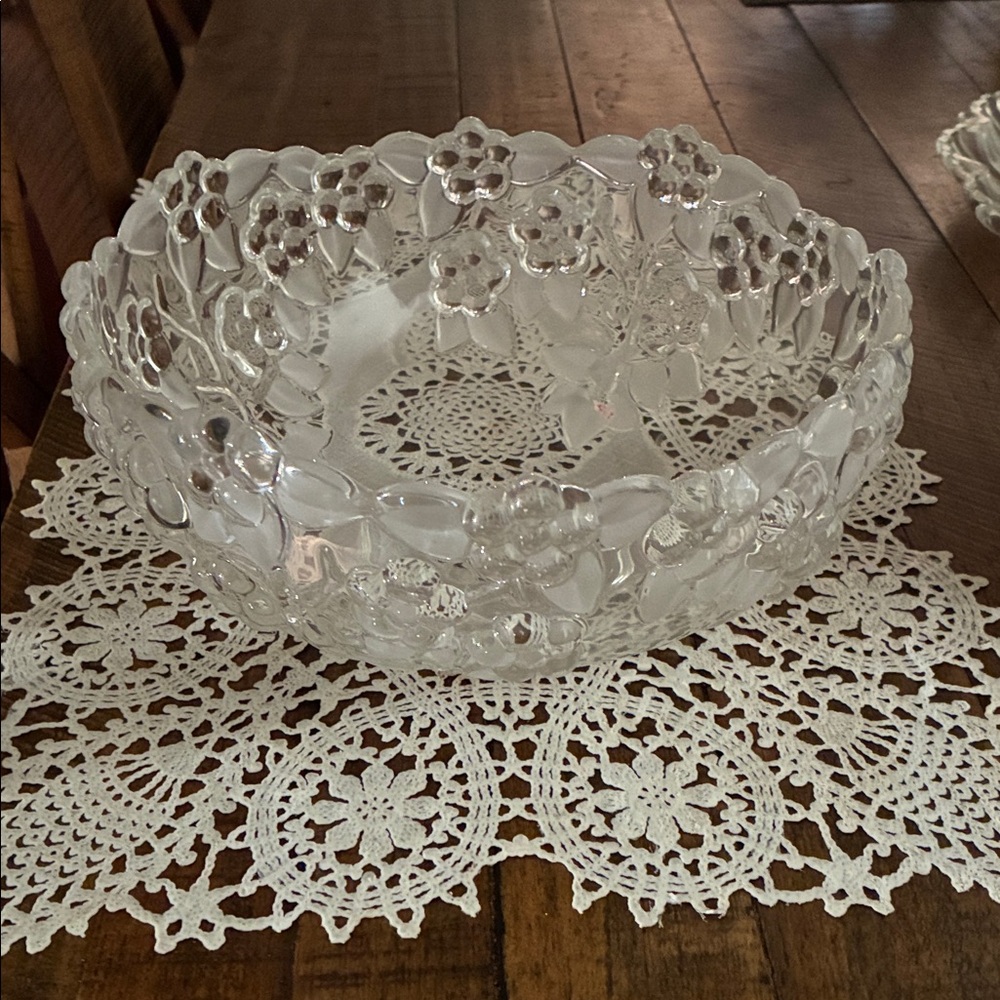 Elegant Clear Glass Floral Bowl - Picture 2 of 3